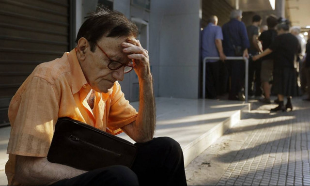 Έρχεται άγριο «τσεκούρι» στις συντάξεις την Παρασκευή