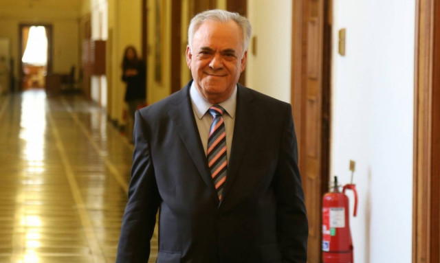 Στον κόσμο του ο Δραγασάκης: Βλέπει να έρχεται η ανάκαμψη