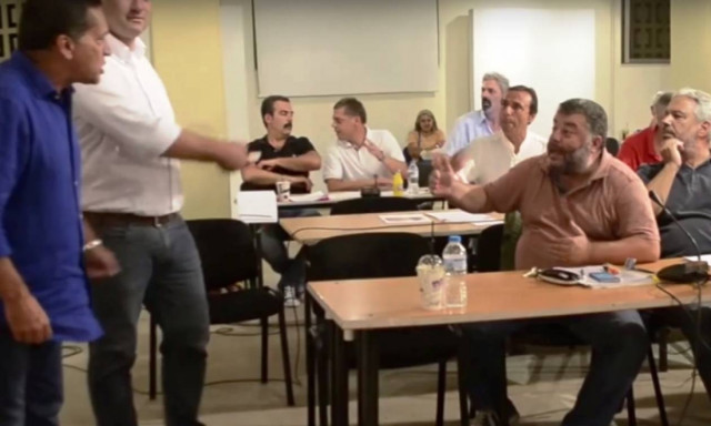 Κεφαλονιά: Χάος και... βλασφημίες στο δημοτικό συμβούλιο (vid)