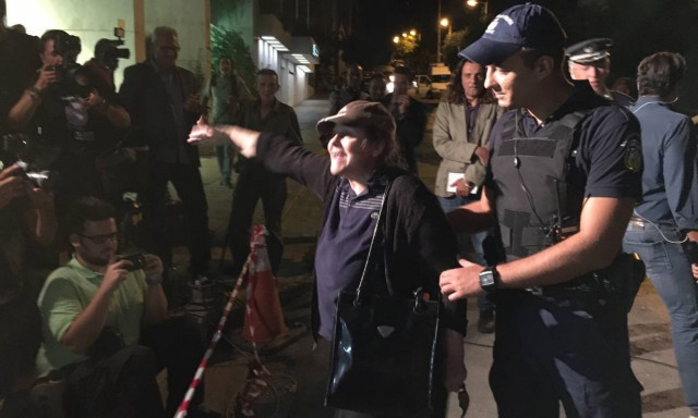 «Ντου» και σόου της Ελένης Λουκά στη ΓΓ Ενημέρωσης (pics&vids)