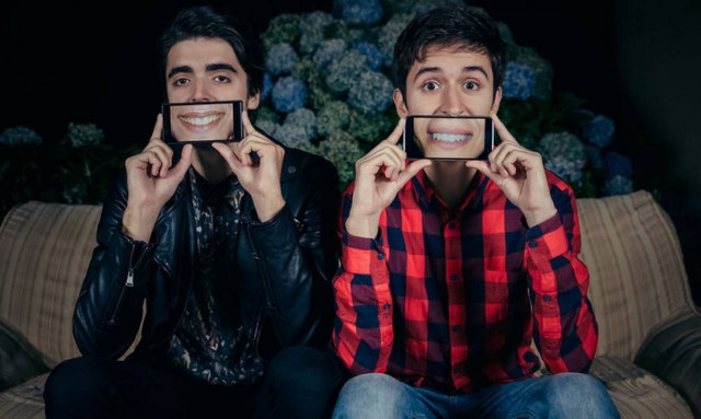 Έφηβοι και ξενύχτι: Οι επιπτώσεις στην υγεία των δοντιών