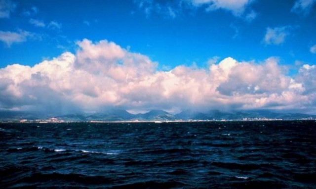 Καιρός: Νεφώσεις και τοπικές μπόρες - Πού θα βρέξει