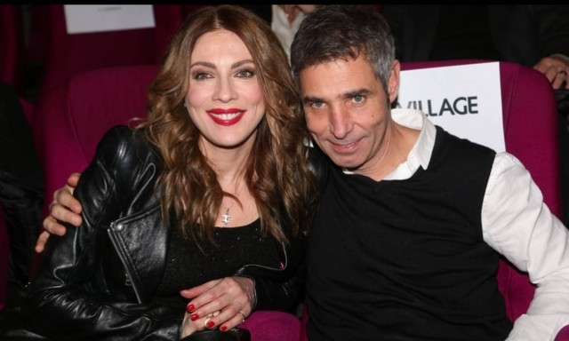 Καρύδη-Αθερίδης: Πόζαραν στο κρεβάτι ημίγυμνοι (φωτο)