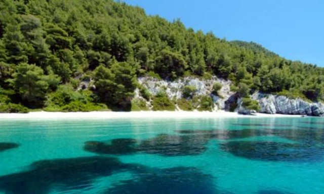 Σκόπελος: Βρέθηκαν πυρομαχικά στο βυθό της θάλασσας