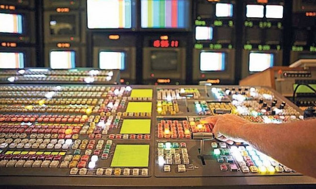 Μαξίμου: Όσα κανάλια δεν πήραν άδεια ας εκπέμψουν συνδρομητικά ή διαδικτυακά