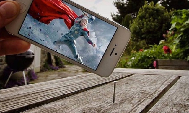 Viral: Δείτε πώς με ένα smartphone μπορείτε να κάνετε τις φωτογραφίες σας πιο συναρπαστικές από ποτέ