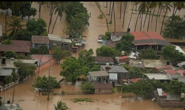 Μεξικό: Ο τυφώνας Νιούτον σαρώνει την χερσόνησο Μπάχα