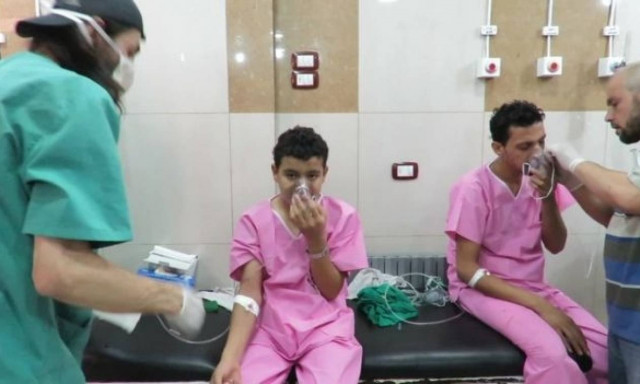 Syria conflict: Government helicopters 'drop chlorine' on Aleppo