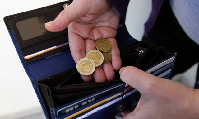 Φοροκαταιγίδα: Αύξηση και νέοι φόροι σε καύσιμα, καφέ και τσιγάρα