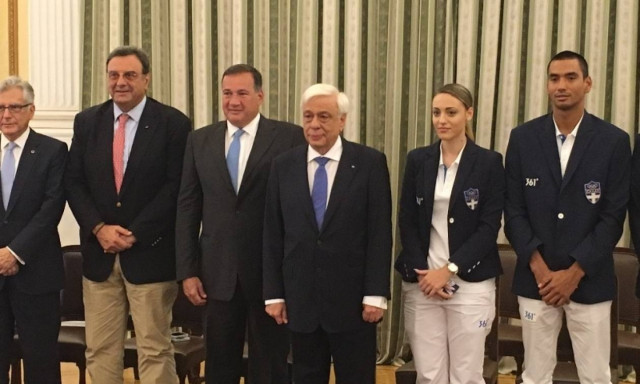 Στον Πρόεδρο της Δημοκρατίας η Αννα Κορακάκη (pics + vid)