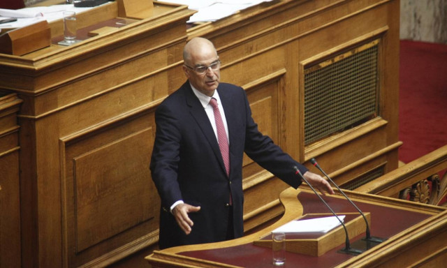 Τηλεοπτικές άδειες: «Πόλεμος» ΣΥΡΙΖΑ - ΝΔ με αφορμή τη δήλωση Δένδια