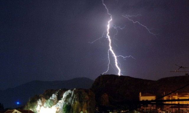 ΠΡΟΣΟΧΗ: Δείτε πού θα χτυπήσει η κακοκαιρία τις επόμενες ώρες