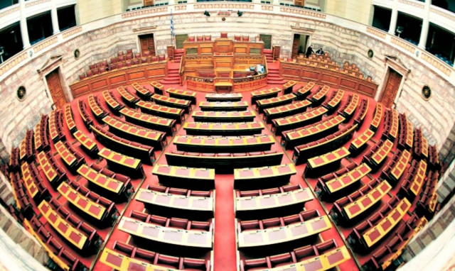 Ψηφίστηκε στη Βουλή το νομοσχέδιο για τα καπνικά προϊόντα