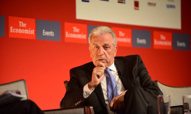 Αβραμόπουλος: Δυσανάλογο το βάρος που σηκώνει η Ελλάδα με τους πρόσφυγες