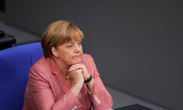 Δεν τη θέλουν! Δημοσκόπηση-κόλαφος για τη Μέρκελ σε σύγκριση με τον Βαυαρό Ζέεχοφερ