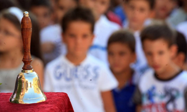 Ανοίγουν τα σχολεία: Σήμερα το πρώτο κουδούνι για χιλιάδες μαθητές