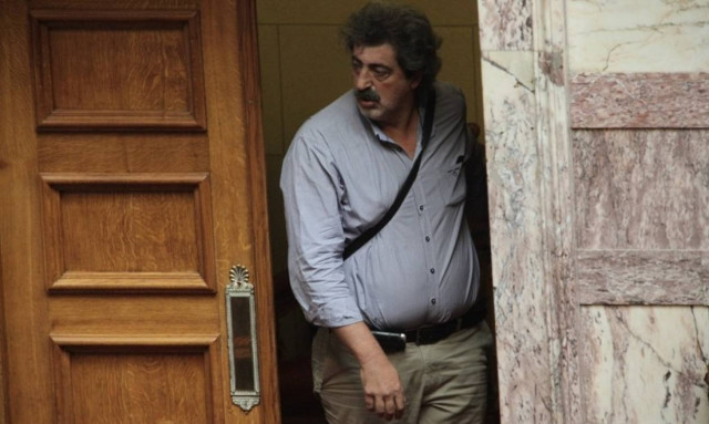 Η φωτογραφία στα social media που βάζει στη θέση του τον Πολάκη