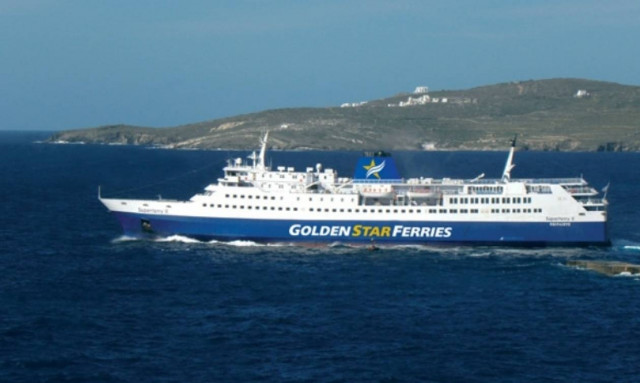 Τρόμος στην  Άνδρο  - Το Super Ferry ΙΙ προσέκρουσε στο λιμάνι (pics)