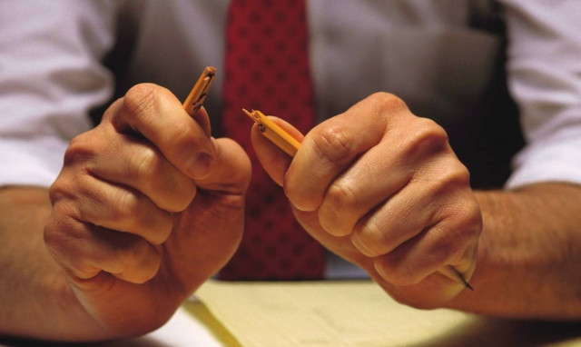 Nielsen: Eργασιακή ανασφάλεια και ανησυχία πλήττουν τους Έλληνες, «κόβουν» από παντού