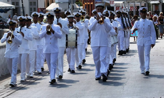 Πολεμικό Ναυτικό: Στις Σπέτσες για τις εκδηλώσεις ΑΡΜΑΤΑ 2016 (pics)