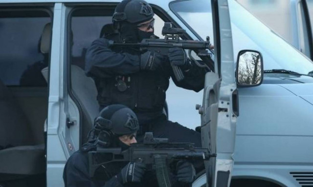 Germany arrests three Syrian men 'on IS mission'