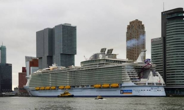 Τραγωδία στο μεγαλύτερο κρουαζιερόπλοιο του κόσμου – Ένας νεκρός, χαροπαλεύουν δύο