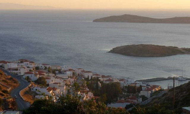 Η Vogue ταξίδεψε Τήνο, Άνδρο και Σύρο για να... ξεκουραστεί