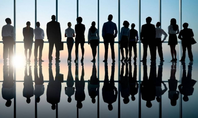 Μετά τις σπουδές τι; Μία καριέρα σε περιμένει!