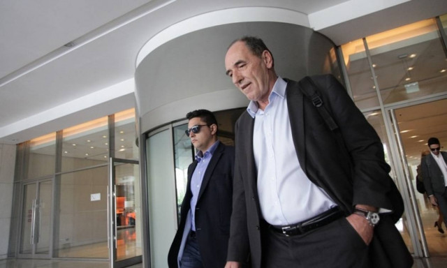 Σταθάκης: Υπάρχει ταύτιση απόψεων με τους θεσμούς