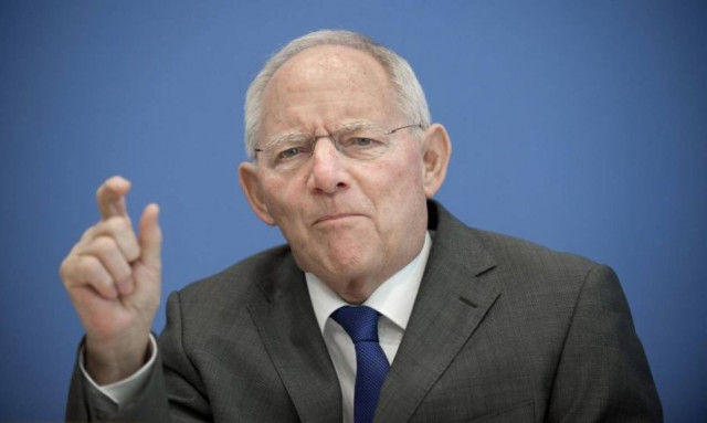 Δεν γλιτώνει από τον Σόιμπλε η Γερμανία: Ξανά υποψήφιος στις εκλογές του 2017 παρά τα 74 χρόνια του