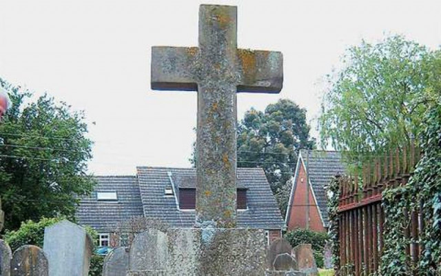 Συγκινεί ο πατέρας με αυτό που κατασκεύασε στον τάφο του γιου του (pics+vid)