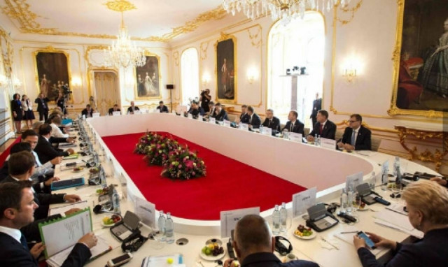 Σύνοδος EE: Τα είπαν για την Ευρώπη, πήγαν και κρουαζιέρα! (pics)