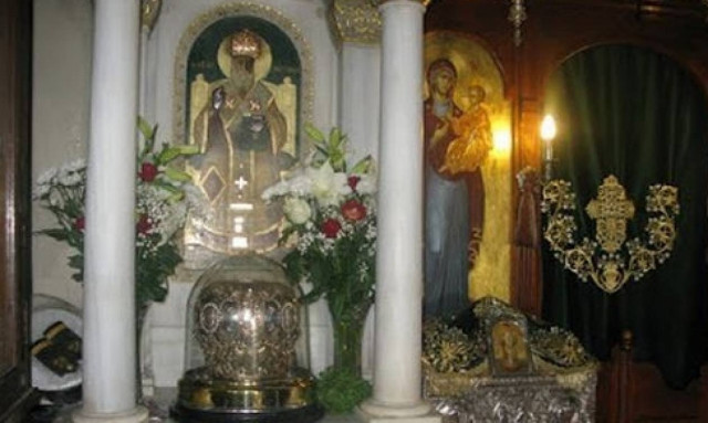 Άγιος Νεκτάριος: Το θαύμα και οι χτύποι στον τάφο του