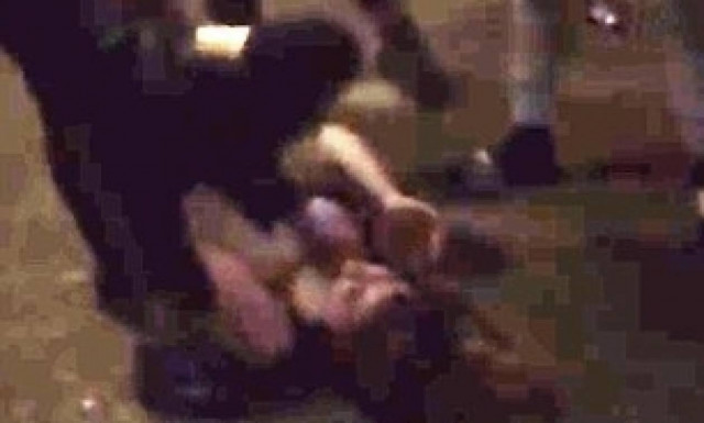 Βίντεο-σοκ: Κλωτσούσαν αλύπητα στο πρόσωπο συμμαθήτριά τους