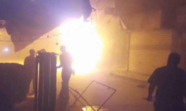 Air strikes hit aid convoy as Syria says ceasefire over