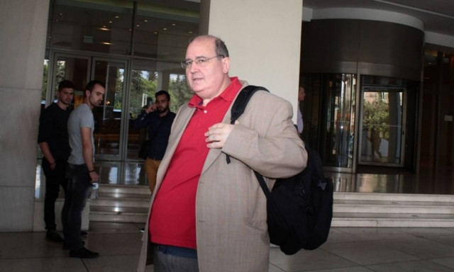 Προκαλεί ο Φίλης: Κατηγορεί τον Αρχιεπίσκοπο Ιερώνυμο για κινδυνολογία