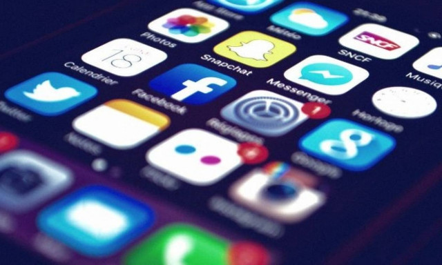 Φυλάκιση για όσους ανεβάζουν φωτογραφίες των παιδιών τους στα social media