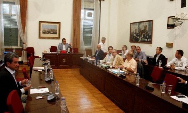 «Χαμός» στη Βουλή για την Attica Bank – Φάμμελος και Σταμάτης αντάλλαξαν…πυρά