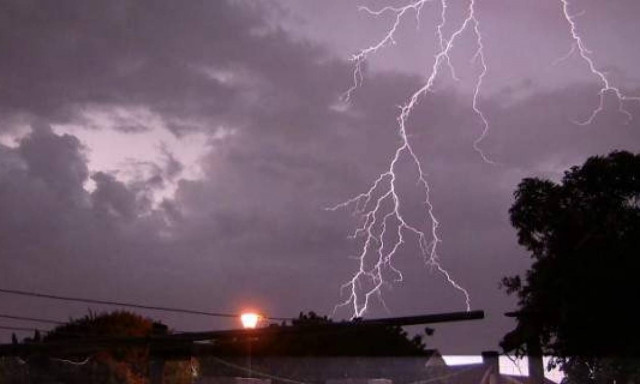 Καιρός: Βροχές και καταιγίδες σαρώνουν τη χώρα