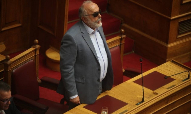 Κουρουμπλής: Θέλουν να ρίξουν την κυβέρνηση λόγω των τηλεοπτικών αδειών