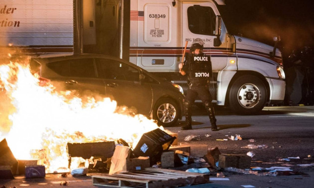 Δεύτερη νύχτα χάους στο Σάρλοτ - Σε κατάσταση έκτακτης ανάγκης η πόλη λόγω των ταραχών (Pics + Vid)