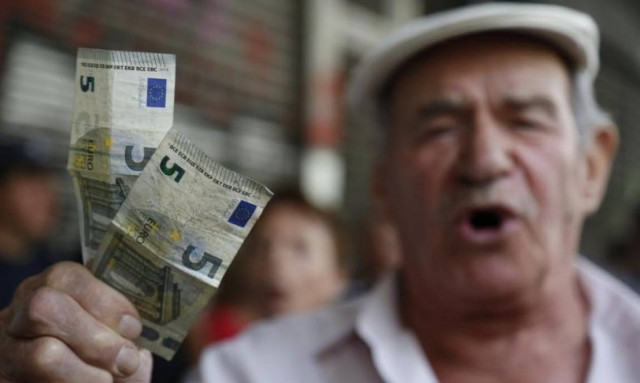 Απίστευτο! Μετατρέπουν τις συντάξεις σε... επιδόματα