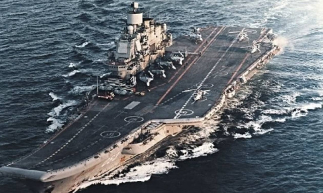 Το αεροπλανοφόρο «Ναύαρχος Κουζνετσόβ» στις ακτές της Συρίας με 26 μαχητικά αεροσκάφη