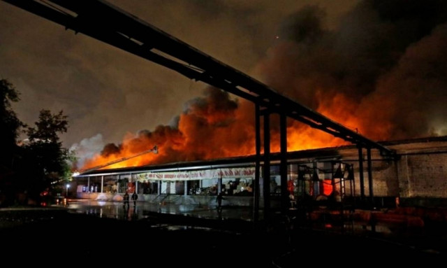 Θρήνος στη Ρωσία: Οκτώ πυροσβέστες έχασαν τη ζωή τους σε πυρκαγιά στη Μόσχα (Pics+Vid)