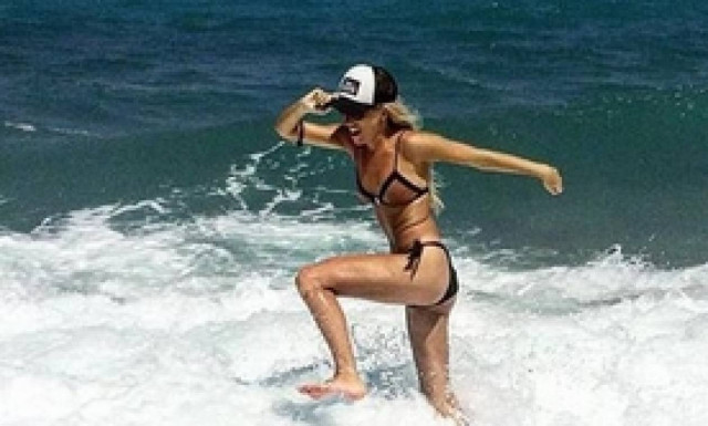 «Πουλάει» τρέλα η κόρη του Ρίζου… Στεφανία.