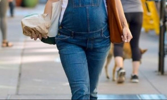 Διάσημη ηθοποιός αποκάλυψε το φύλο του μωρού που περιμένει