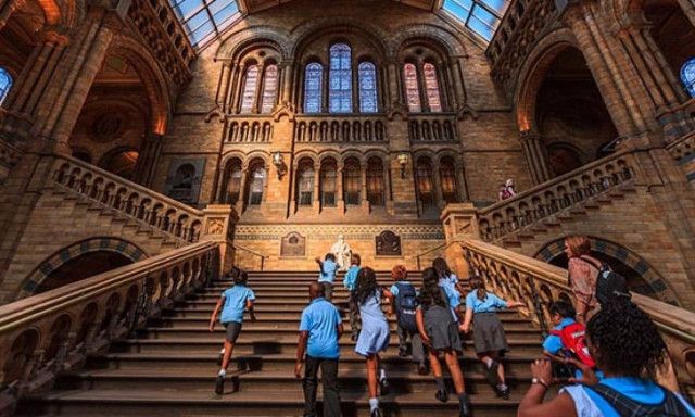 Το μεγαλύτερο μπλε τοπάζι του κόσμου στο Μουσείο Φυσικής Ιστορίας του Λονδίνου (pic)