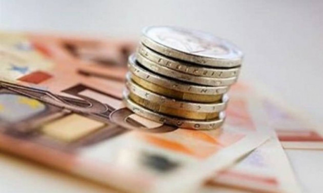Είστε άνεργος; Δείτε πώς θα πάρετε 2.600 ευρώ