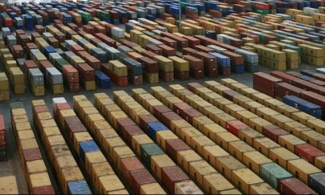 WSJ: Δύσκολη η επιστροφή της Ελλάδας στην ανάπτυξη