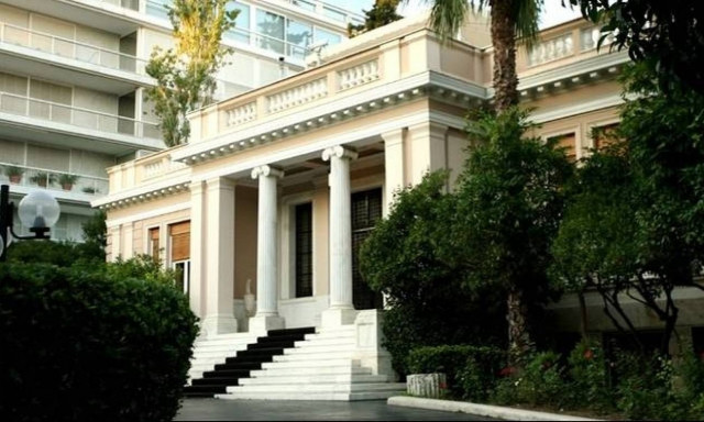 Μαξίμου για τηλεοπτικές άδειες: Να αφεθεί το ανώτατο δικαστήριο να αποφασίσει ανεπηρέαστο